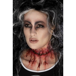 Prothèse gorge tranchée en latex pour un maquillage gore ultra réaliste , maquillage halloween