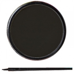 Maquillage à l'eau noir avec pinceau