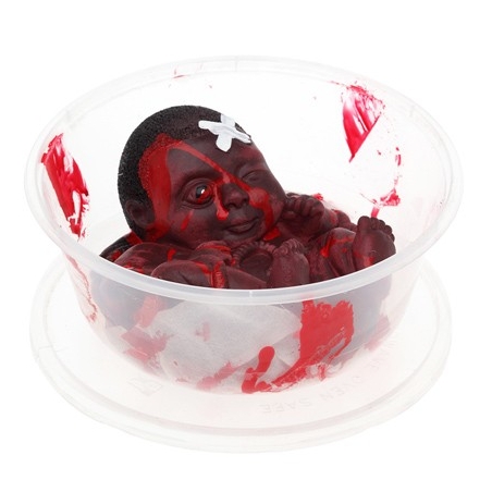Saladier avec morceaux de bébé halloween 