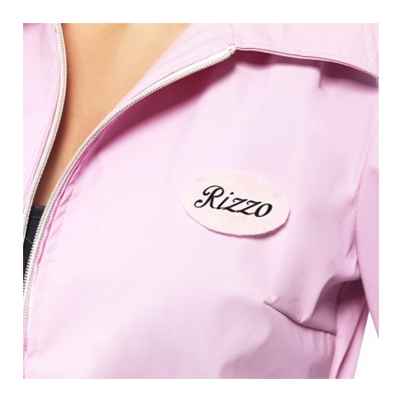 Déguisement Grease Rizzo, veste rose avec badge personnalisable Déguisement Grease Rizzo, veste rose avec badge personnalisable