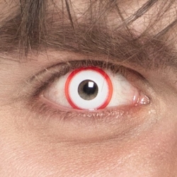 Lentilles blanches avec un bord rouge pour offrir un véritable regard de psychopathe