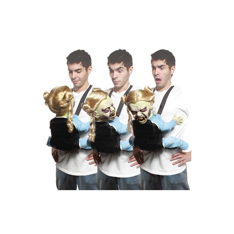 Original et terrifiant, ce porte bébé zombie animé et sonore est digne des plus grands films d'horreur