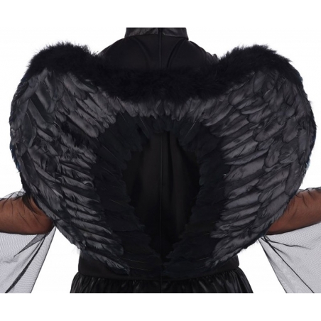 Ailes noires avec plumes idéales pour accessoiriser un déguisement gothique pour Halloween