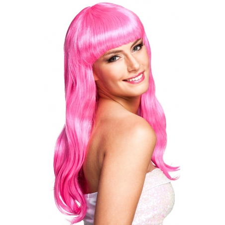 Perruque rose aux cheveux longs idéale pour accessoiriser votre tenue pour carnaval ou une soirée à thème