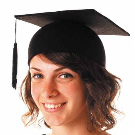 Chapeau de diplômé idéal pour fêter une remise de diplôme Chapeau de diplômé idéal pour fêter une remise de diplôme