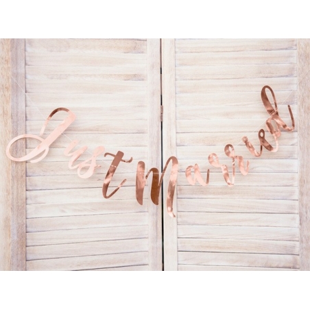 Guirlande décoration de mariage rose gold "Just Married", suggestion de présentation pour votre décor photo