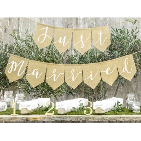 Guirlande en jute Just Married effet naturel, idéale pour agrémenter une décoration de mariage