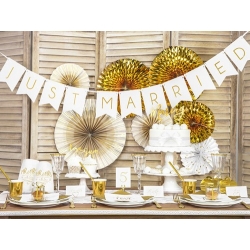 Décoration de mariage, guirlande "Just Married" fanions blancs, lettres dorées