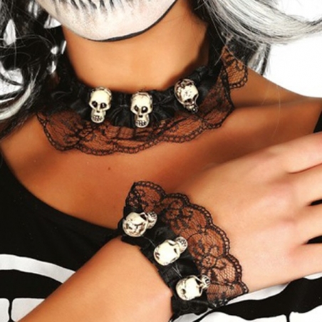 Collier et bracelet tête de mort parfait pour compléter votre déguisement de pirate