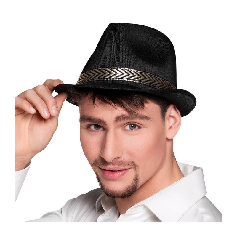 chapeau borsalino noir porté par un homme