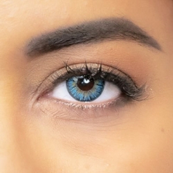 Lentilles couleur bleu ciel (utilisables pendant 1 an)