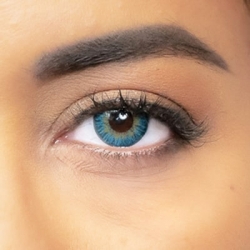 Lentilles couleur bleu turquoise (utisables pendant 1 an)
