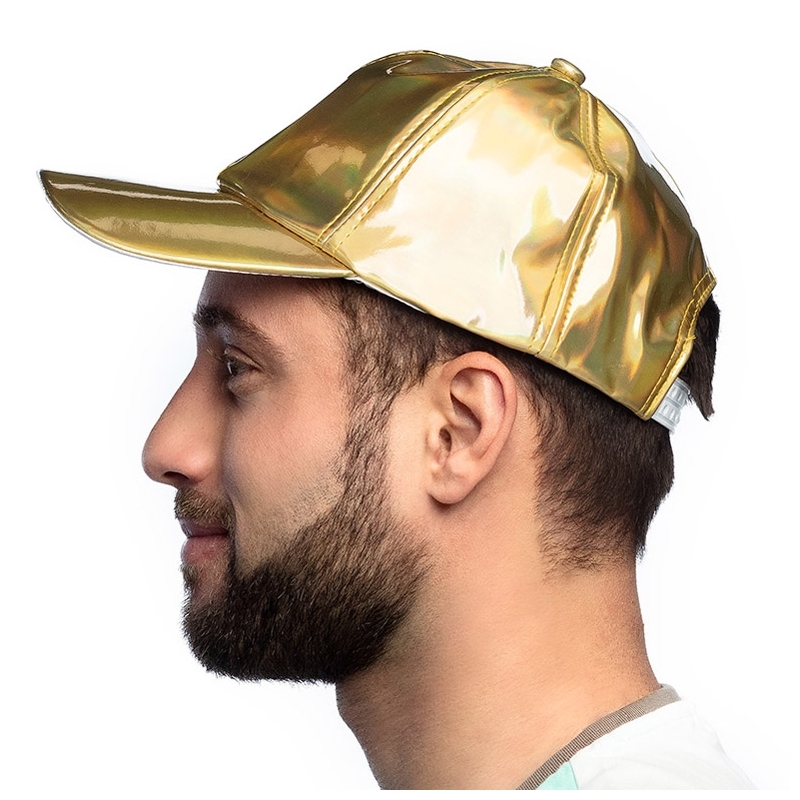 Casquette couleur or avec effet iridescent, vue de profil