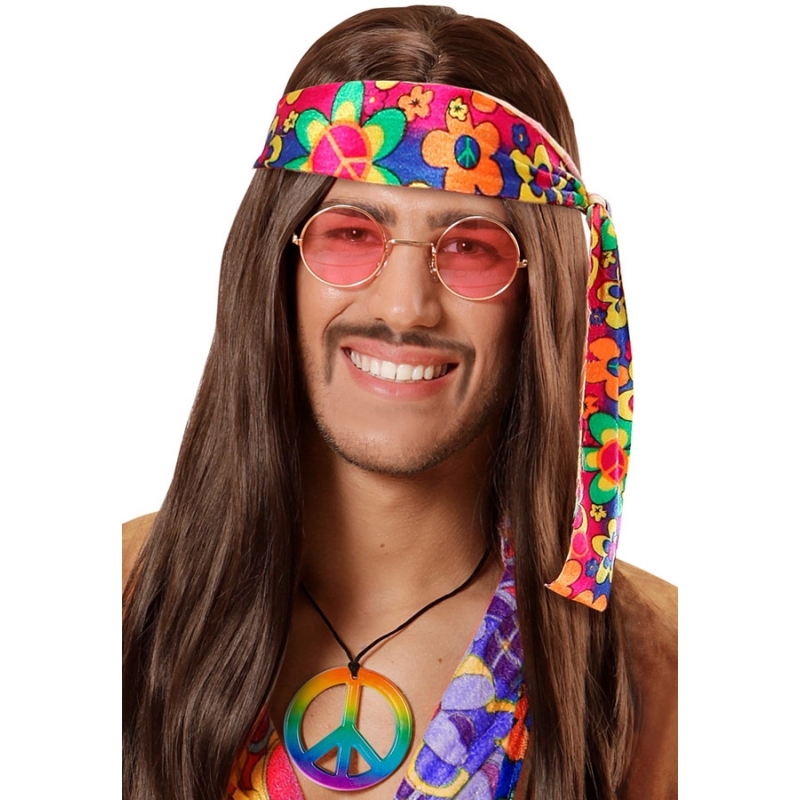 Collier hippie peace and love multicolore porté par un homme