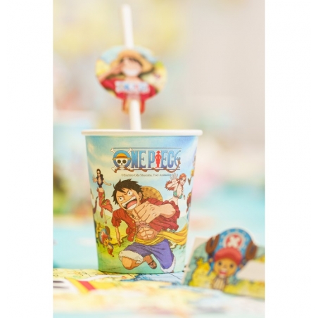 Décoration de table anniversaire One Piece avec goblet et paille