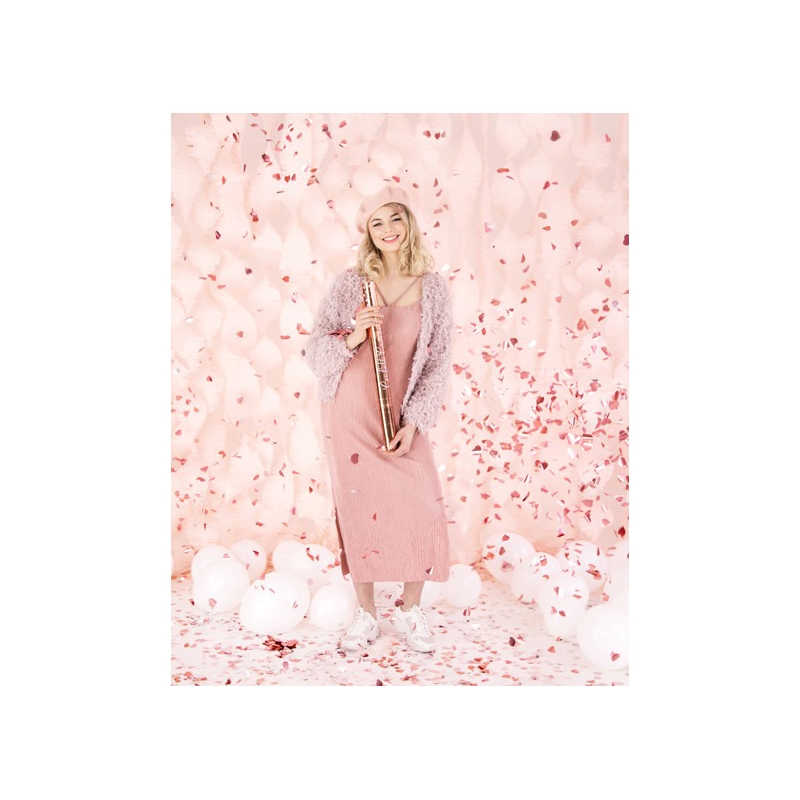 Idée décoration mariage avec le canon à confettis coeur rose gold et de beaux ballons blancs