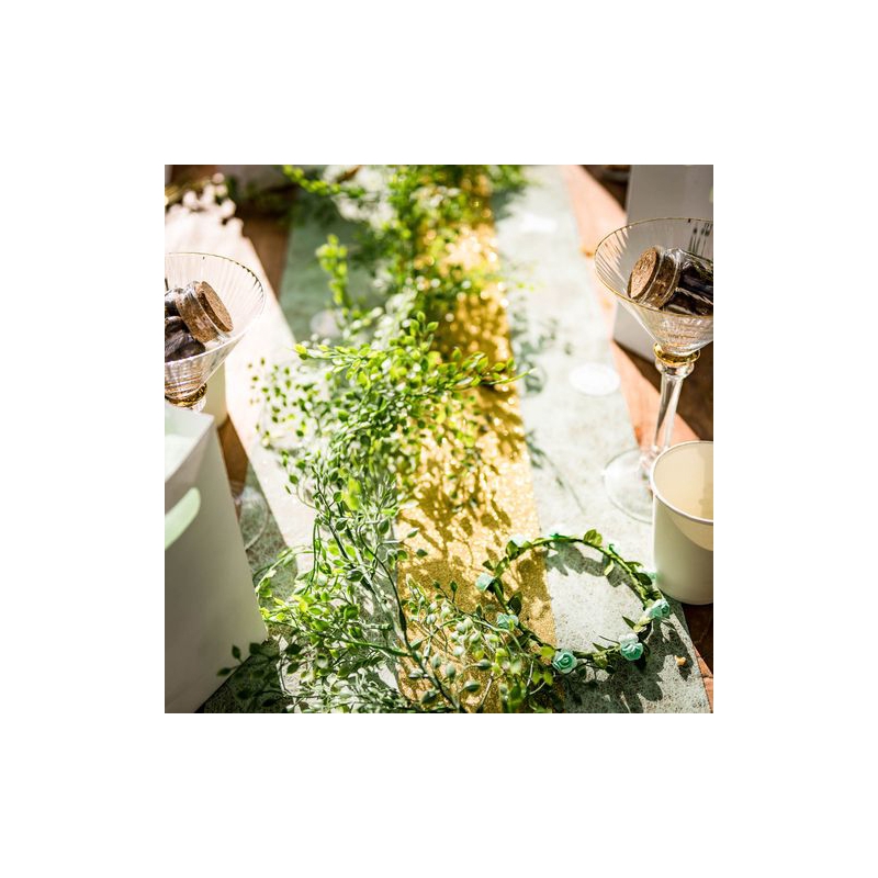 Idée de déco de table avec la guirlande de feuilles