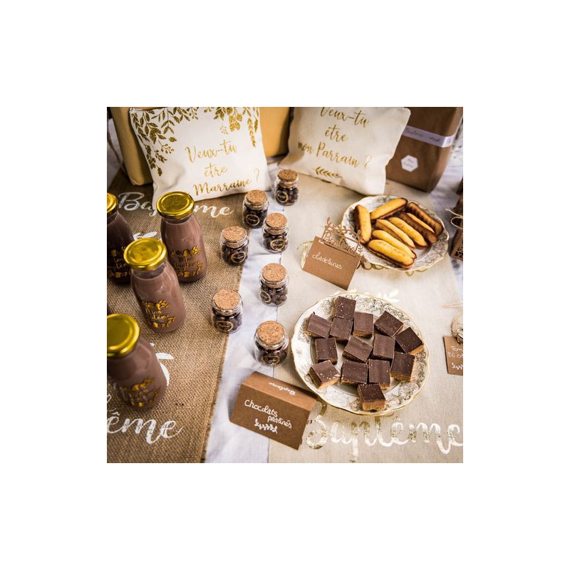 Idée de décoeation de table de Baptême avec la fiole Parrain en verre