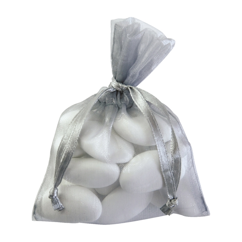 Contenants à dragées couleur gris argenté, sachet en tissu organdi - Déco de Table