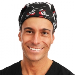 Bandana noir idéal pour compléter un déguisement de pirate (3 façons de le porter)