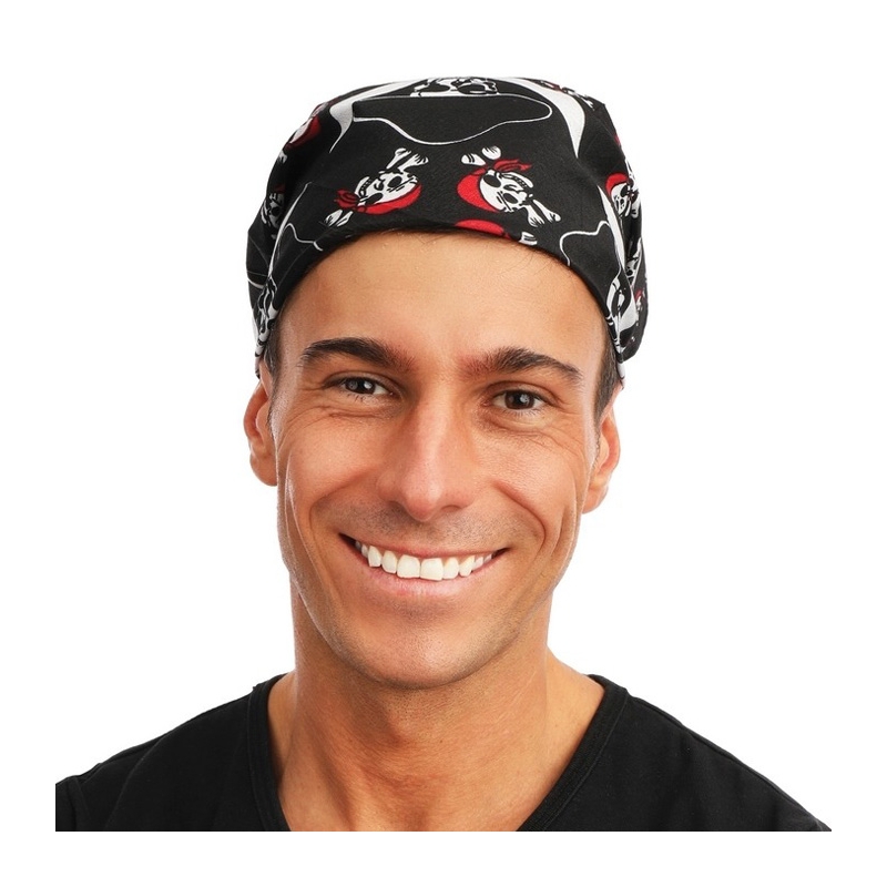 Bandana noir idéal pour compléter un déguisement de pirate (3 façons de le porter)