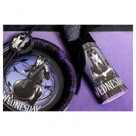 Décoration de table anniversaire Mercredi Addams avec le set de 20 serviettes Mercredi Addams™